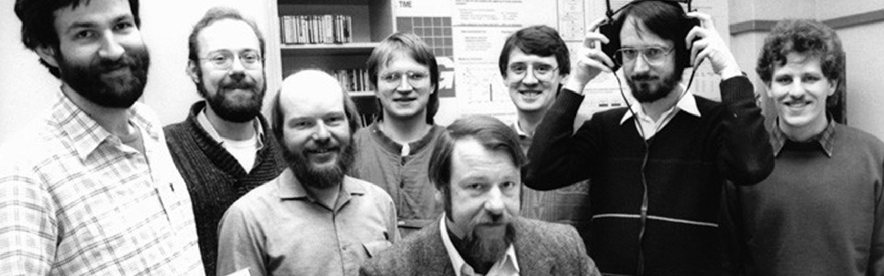 Schwarzweiß-Aufnahme vom Audio-Team des Fraunhofer IIS und der Universität Erlangen-Nürnberg aus dem Jahr 1987